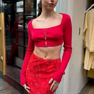 LNWT ISALIS
Amal Cropped Long Sleeve in Red
